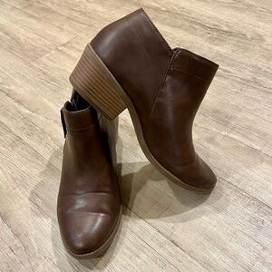 Time and Tru Brown Ankle Booties 7